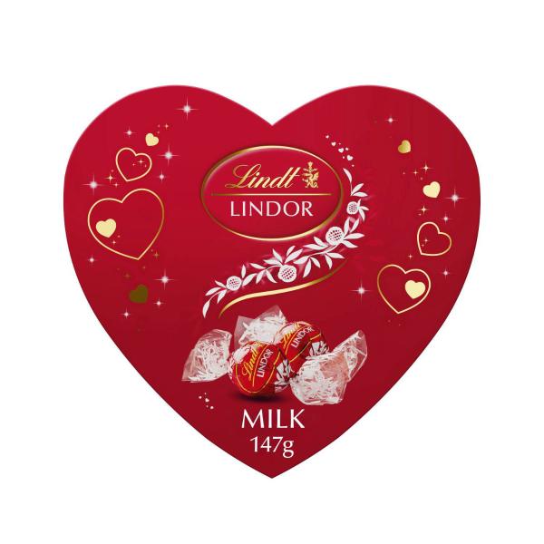 Lindt Lindor Milk Chocolate Heart Box 147g product image
